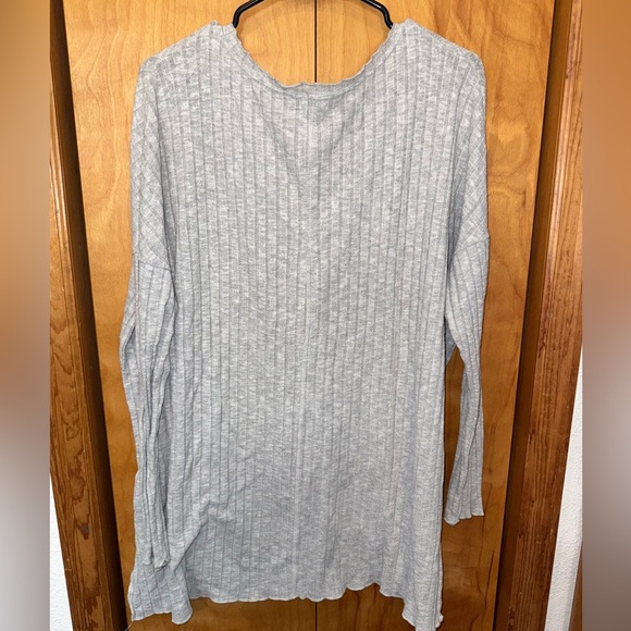 Madewell Light Gray V-Neck Sweater - Picture 3 of 3